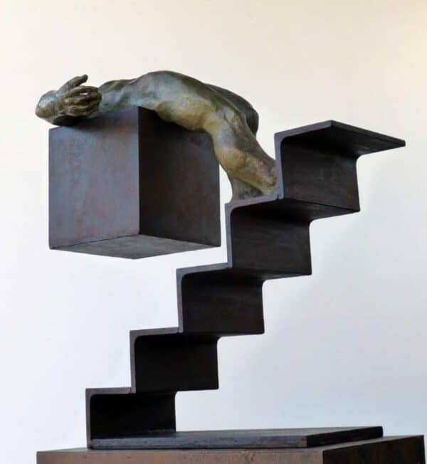 Amancio-Gonzalez_Icaro-III_hierro-y-bronce_45x346x485cm_2013-1.jpg