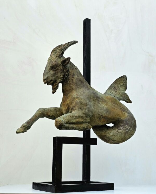 Capricornio 60 x 15 x 47 cm