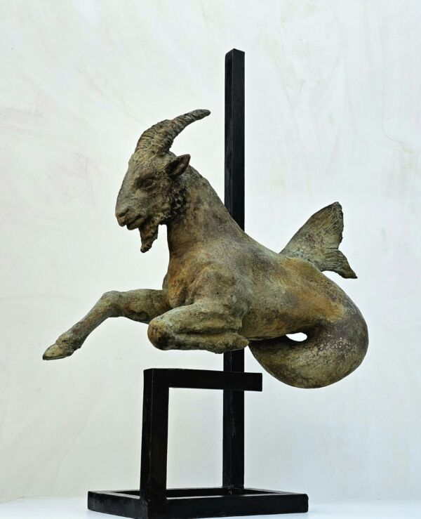 Capricornio 60 x 15 x 47 cm