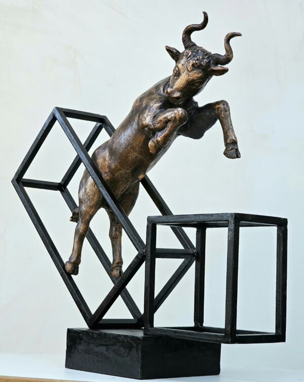 Tauro II 47,4 x 15 x 47 cm 2
