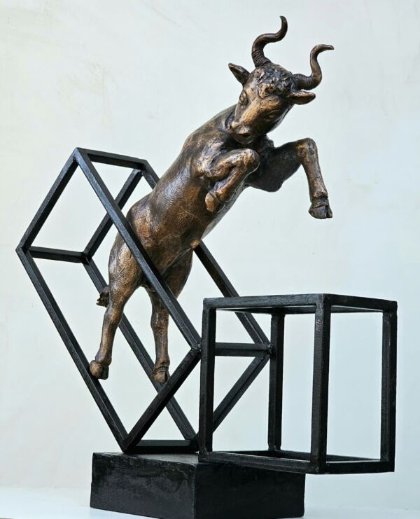 Tauro II 47,4 x 15 x 47 cm 2