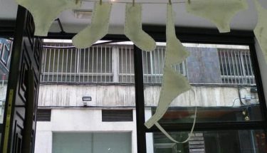 “Trazos de memoria” de Mónica Jorquera en Ármaga. Foto: E. Otero.