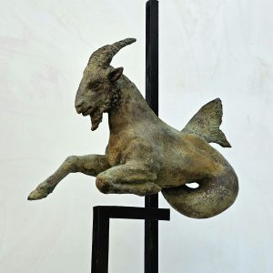Capricornio 60 x 15 x 47 cm