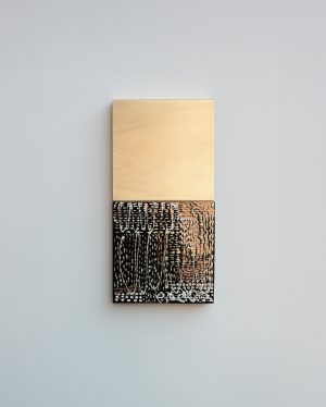 Helena Andersson. Materia y luz 28x6x56. Cerámica y latón