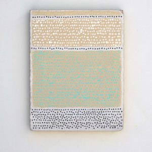 Una pintura en cierto modo encasillada, 2025. Acr ílico y masilla sobre cartón, 42 x 33 x 3 cm.